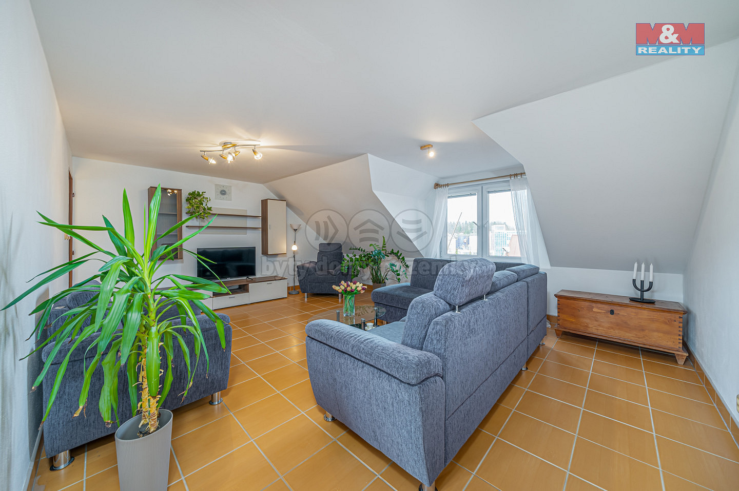 Prodej obchodních prostor 450 m²