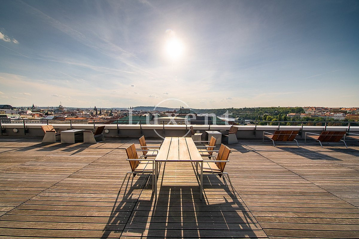 Pronájem kanceláře 570 m² – fotografie 3