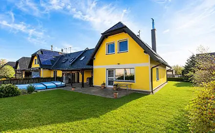 Prodej domu 185 m² s pozemkem 532 m², Komorní Dvůr, Cheb - Skalka