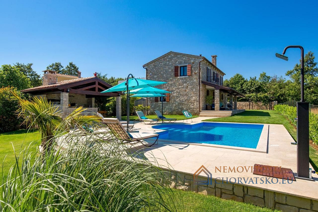 Prodej domu 159 m² s pozemkem 1 020 m² - Widok 5