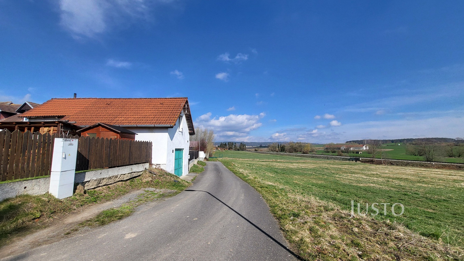 Prodej stavebního pozemku 1 889 m² – fotografie 2