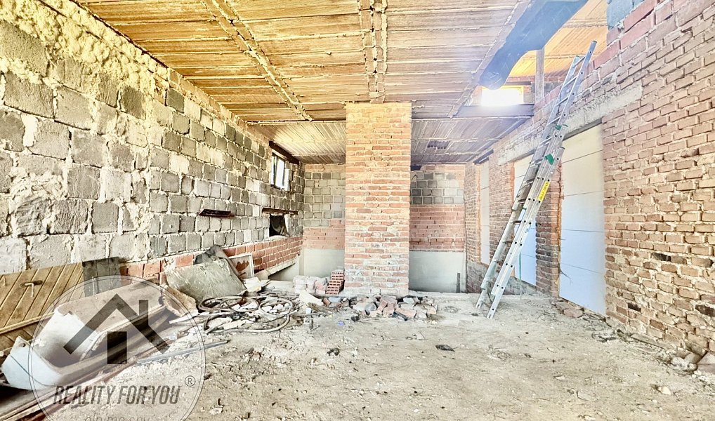 Prodej domu 270 m² s pozemkem 1 011 m², Jesenný – náhled fotky 16