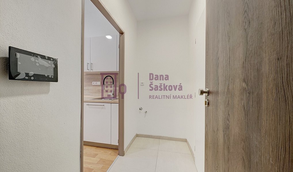 Pronájem bytu 1+kk 16 m², Jindřichův Hradec – náhled fotky 4