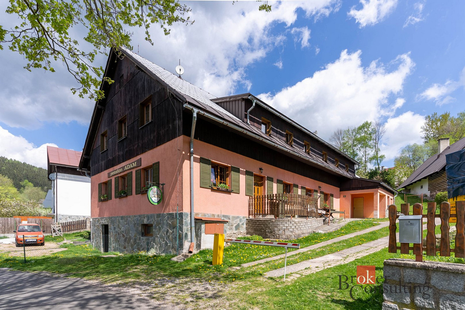 Prodej domu 620 m² s pozemkem 1 366 m²