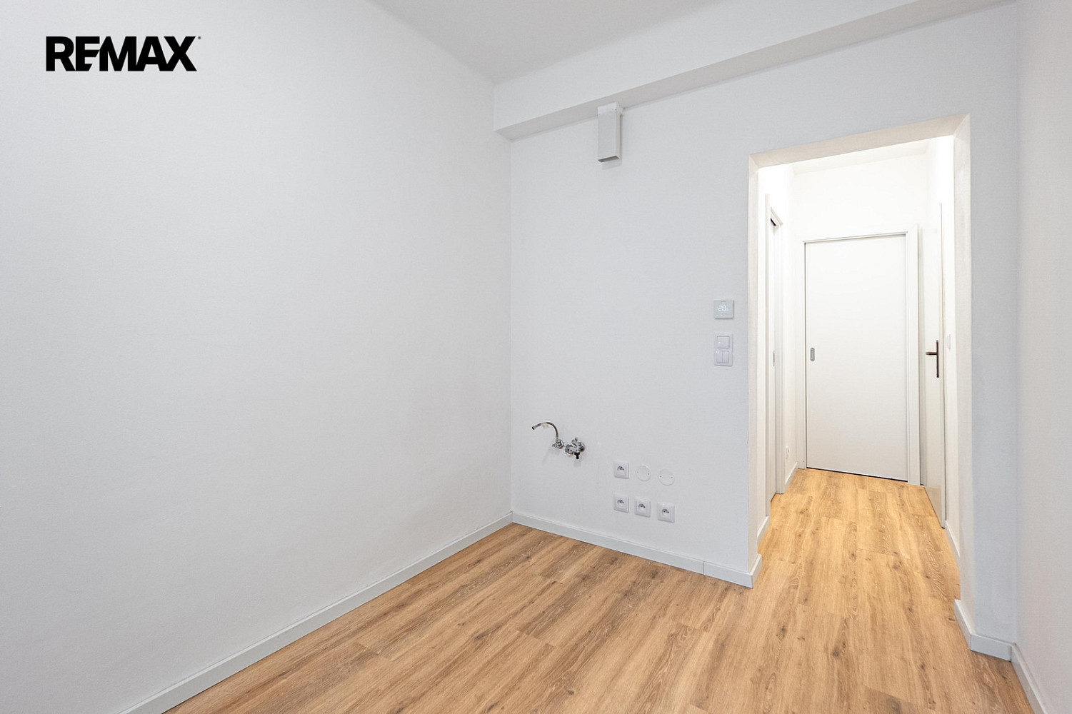 Prodej bytu 2+kk 52 m² — photo 3