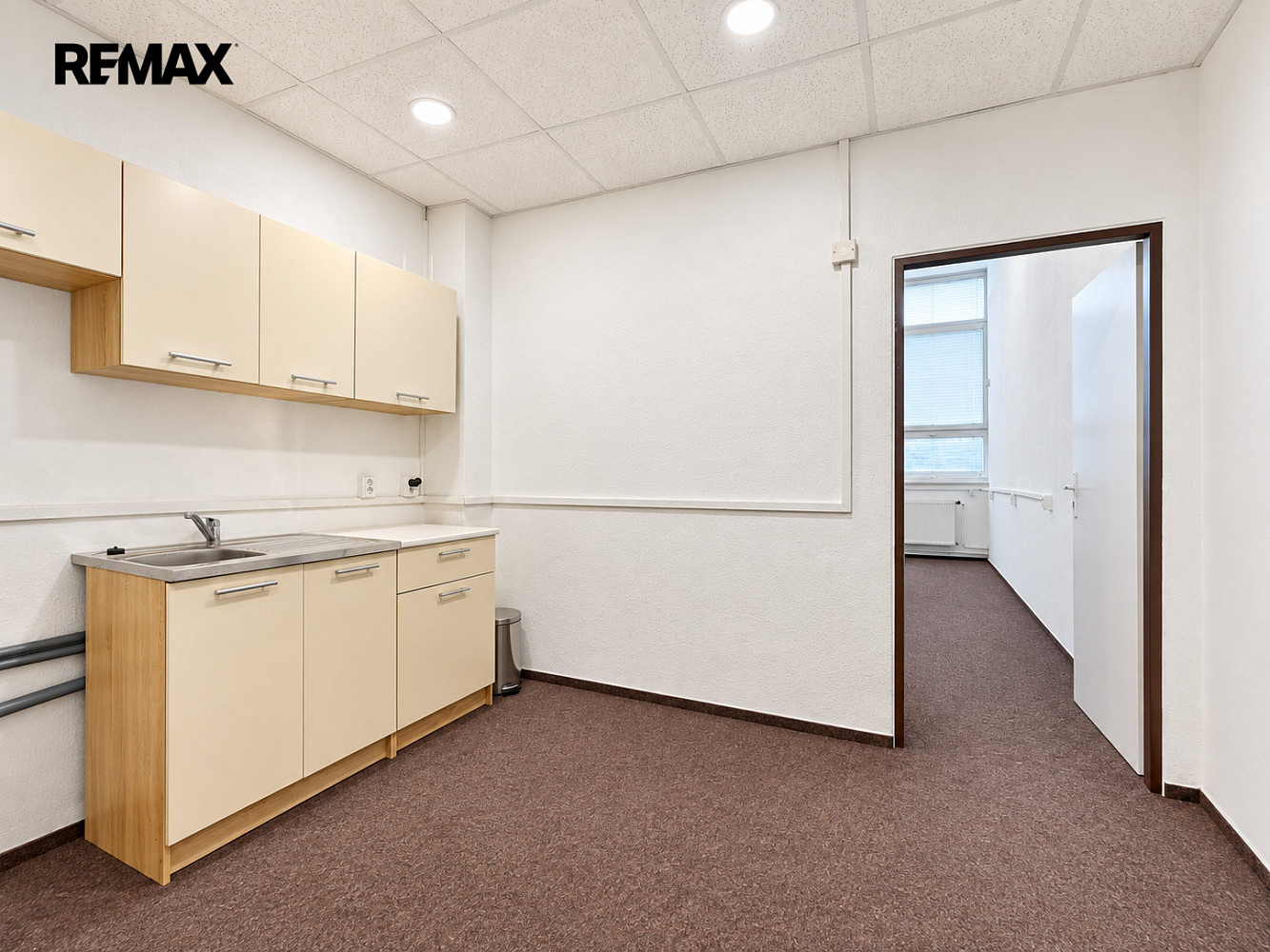 Pronájem kanceláře 48 m² – fotografie 5
