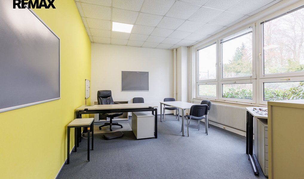 Pronájem skladovacích prostor 2 489 m², Chodová Planá – náhled fotky 19