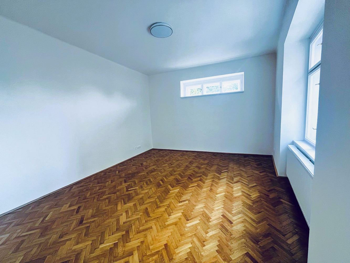 Pronájem bytu 3+1 99 m² — photo 2