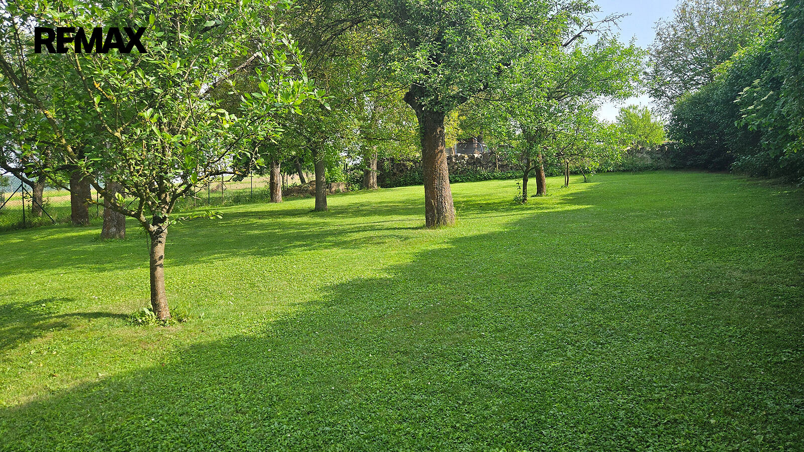 Prodej stavebního pozemku 564 m² – fotografie 2