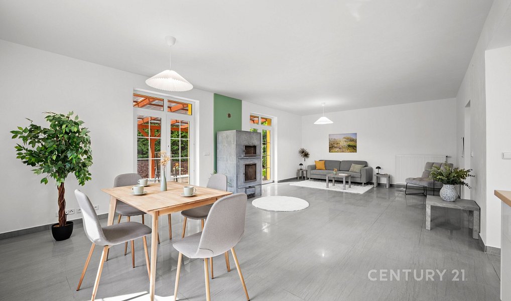 Prodej domu 252 m² s pozemkem 843 m², Ohrobec – náhled fotky 3