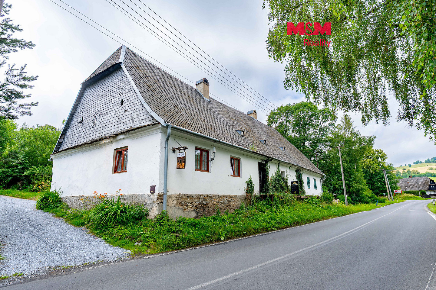 Prodej domu 274 m² s pozemkem 2 024 m²