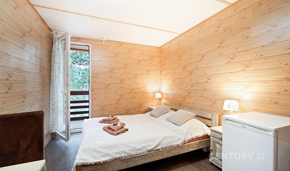 Prodej ubytovacího objektu 350 m², Bítov – náhled fotky 15