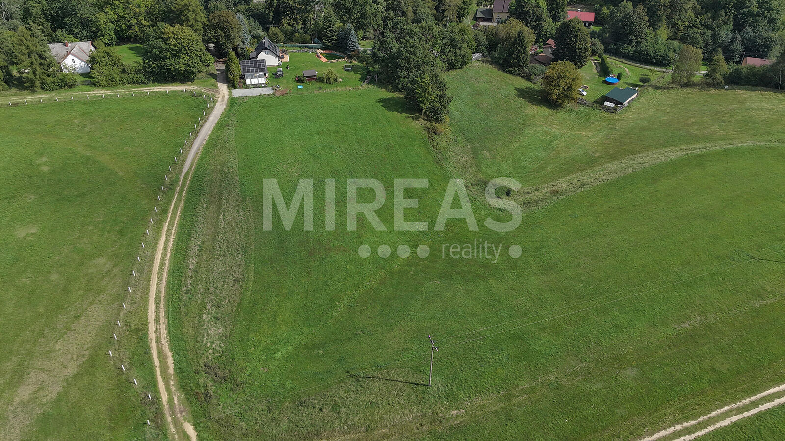 Prodej stavebního pozemku 2 511 m² – fotografie 2