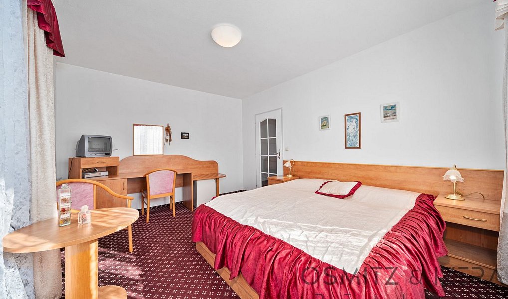 Prodej ubytovacího objektu 890 m², Praha – náhled fotky 13