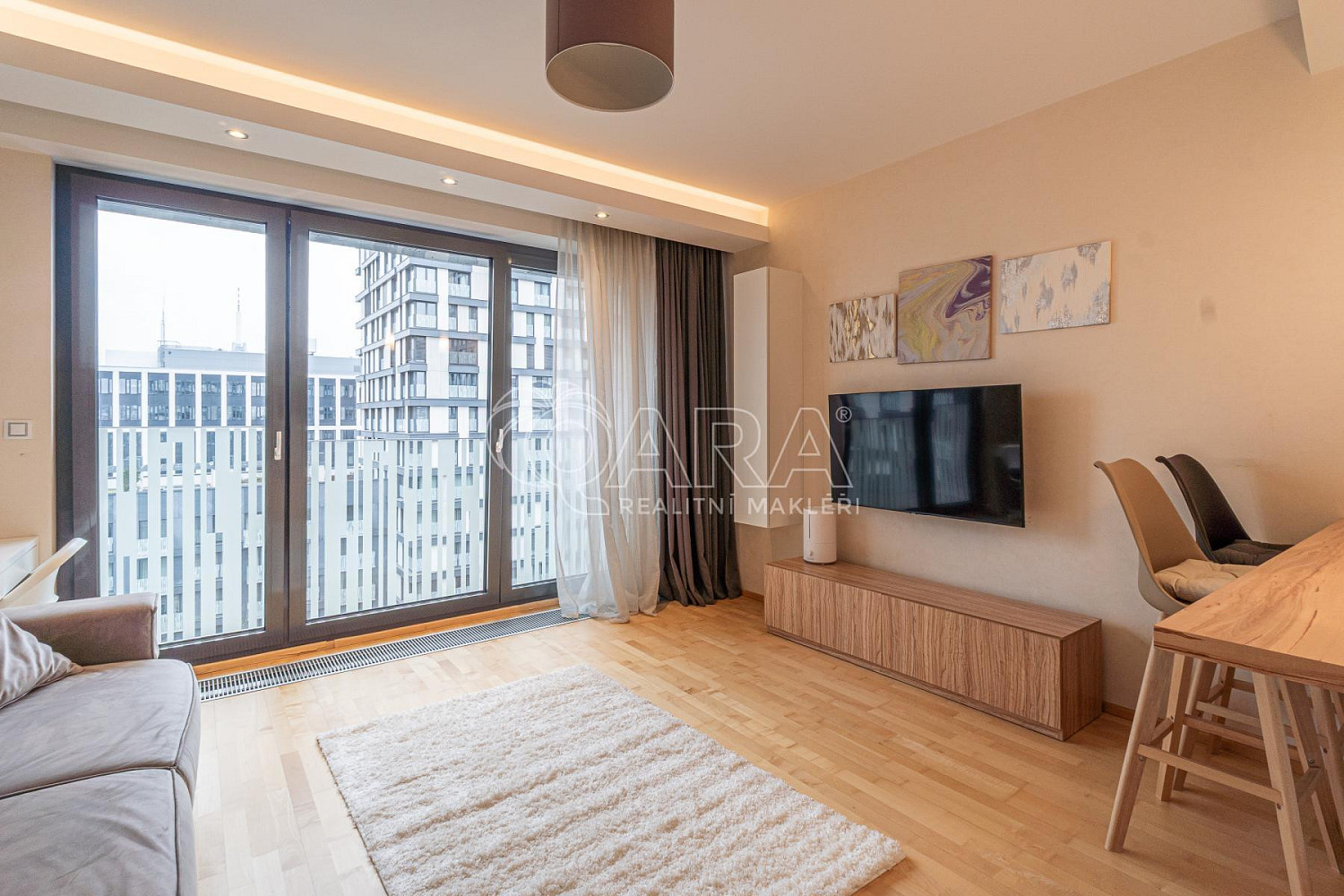 Pronájem bytu 1+kk 37 m²