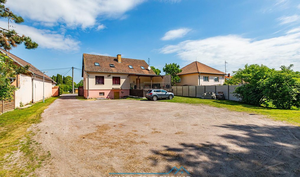 Prodej ubytovacího objektu 390 m², Vrbovec – náhled fotky 4