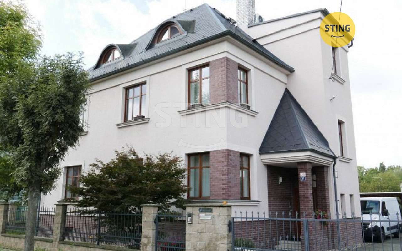 Pronájem kanceláře 102 m²