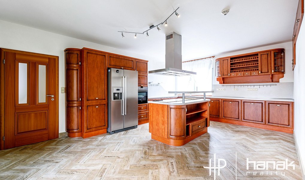 Prodej domu 335 m² s pozemkem 3 009 m², Konice – náhled fotky 6