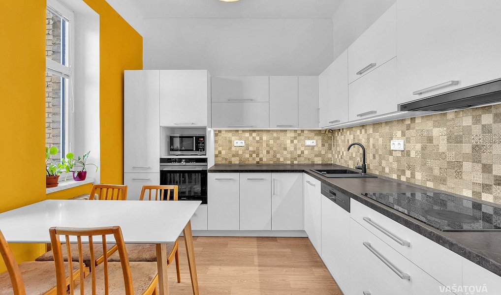 Prodej bytu 3+1 80 m², Hradec Králové – náhled fotky 2
