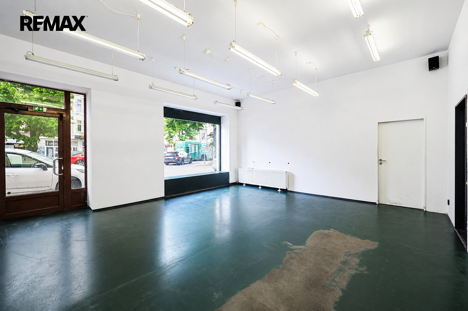 Pronájem obchodních prostor 121 m² — photo 3