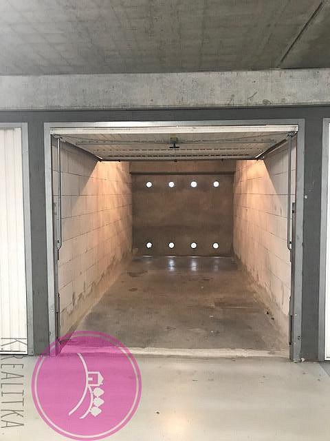 Pronájem garáže o velikosti 14 m2 na ulici schweitzerové v olomouci