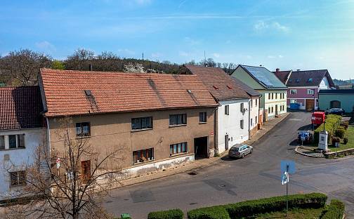 Prodej domu 280 m² s pozemkem 1 112 m², Hřbitovní, Hoštka, okres Litoměřice