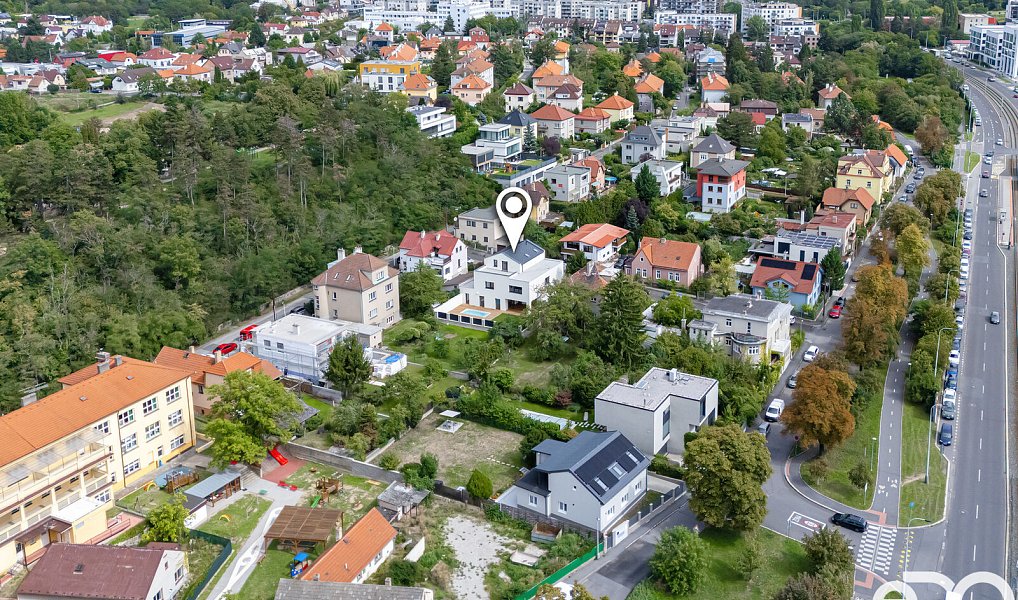 Prodej domu 375 m² s pozemkem 485 m², Praha – náhled fotky 32