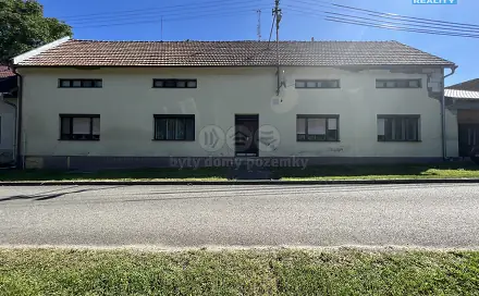 Prodej domu 333 m² s pozemkem 3 207 m², Roštín, okres Kroměříž