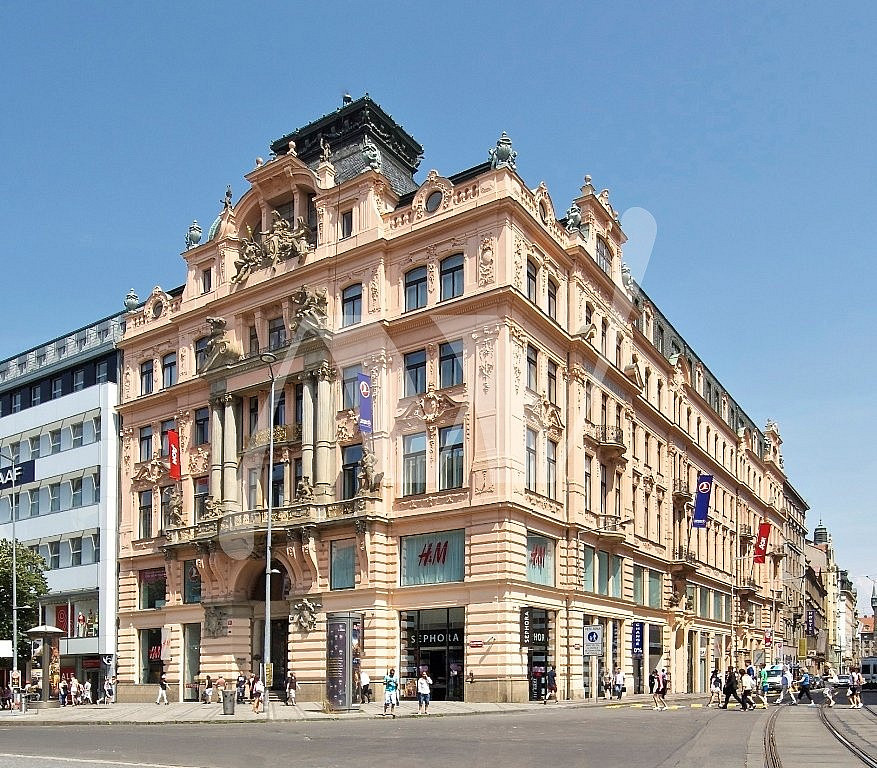 Pronájem kanceláře 466 m²