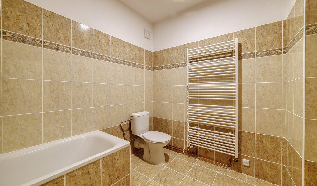 Prodej ubytovacího objektu 899 m², Mariánské Lázně – náhled fotky 43