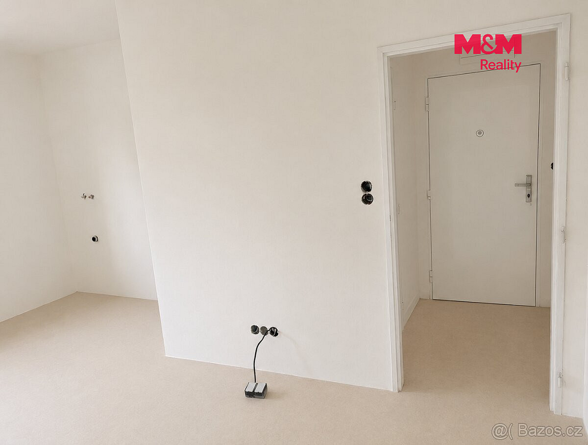 Prodej bytu 1+kk 27 m² — photo 2