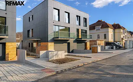 Prodej domu 211 m² s pozemkem 400 m², Praha 5