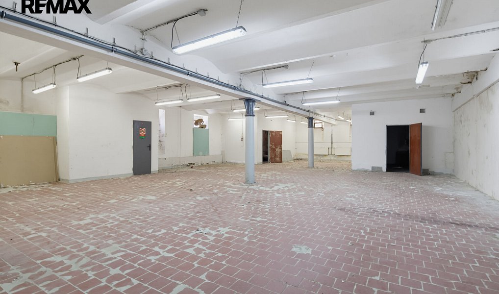 Prodej výrobních prostor 2 350 m², Aš – náhled fotky 59