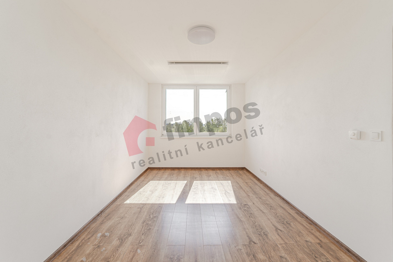 Pronájem bytu 2+kk 61 m² – fotografie 4