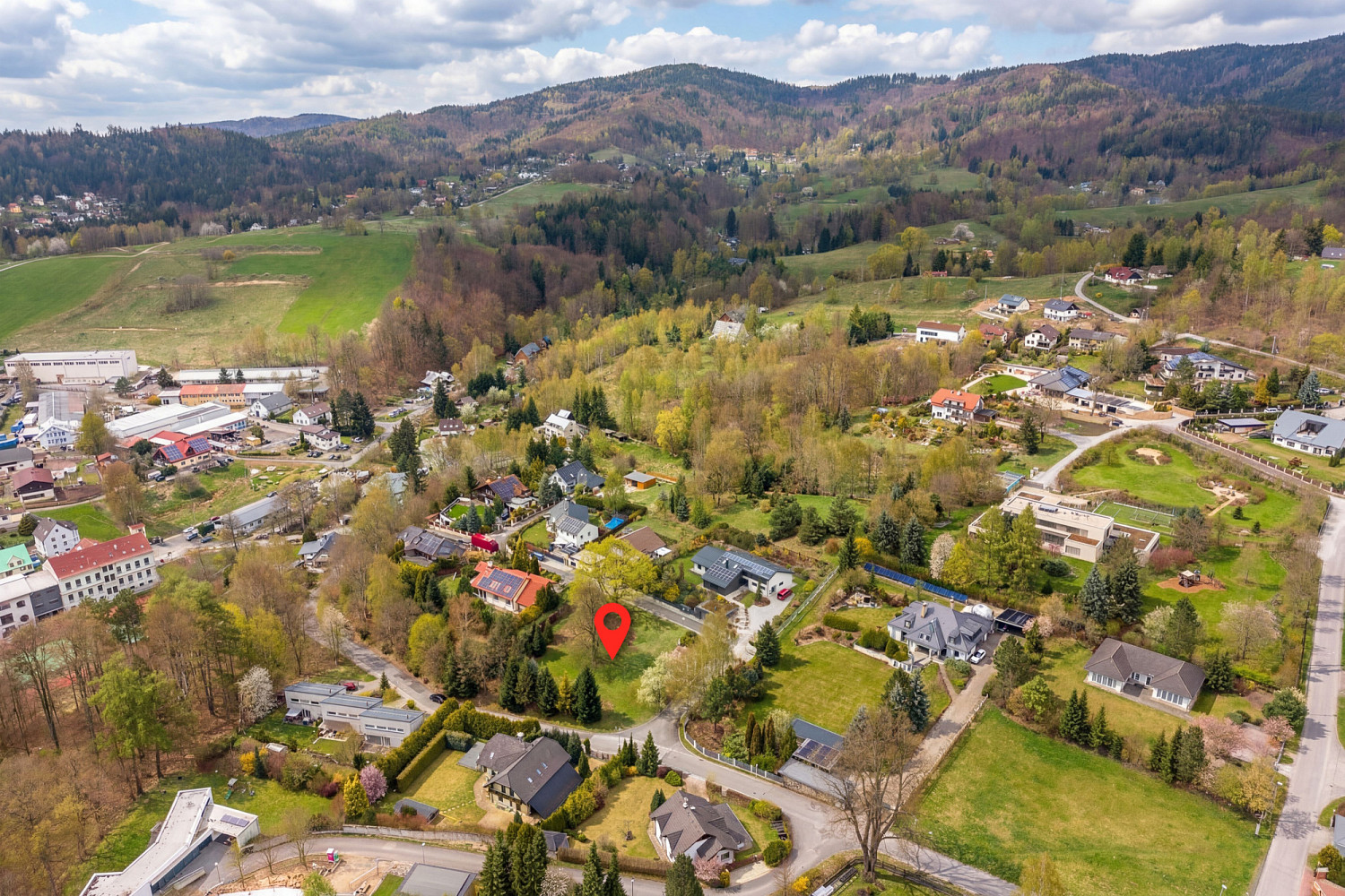 Prodej stavebního pozemku 1 765 m² – fotografie 4