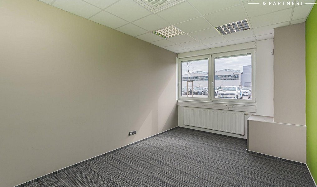Pronájem kanceláře 18 m², Hradec Králové – náhled fotky 10