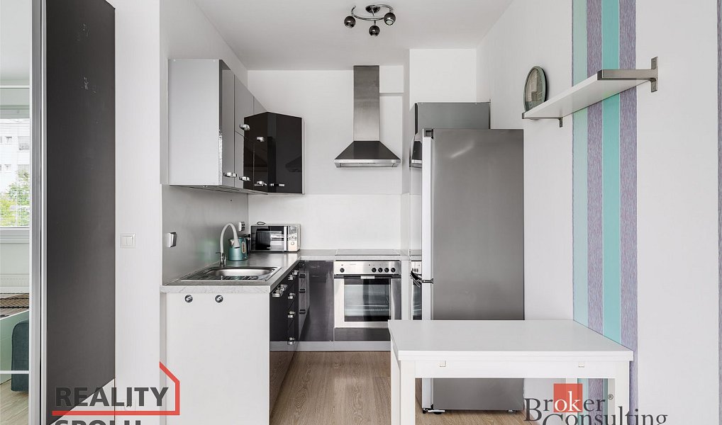 Pronájem bytu 1+kk 37 m², Praha – náhled fotky 4