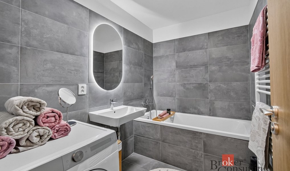 Prodej bytu 3+kk 78 m², Holubice – náhled fotky 12