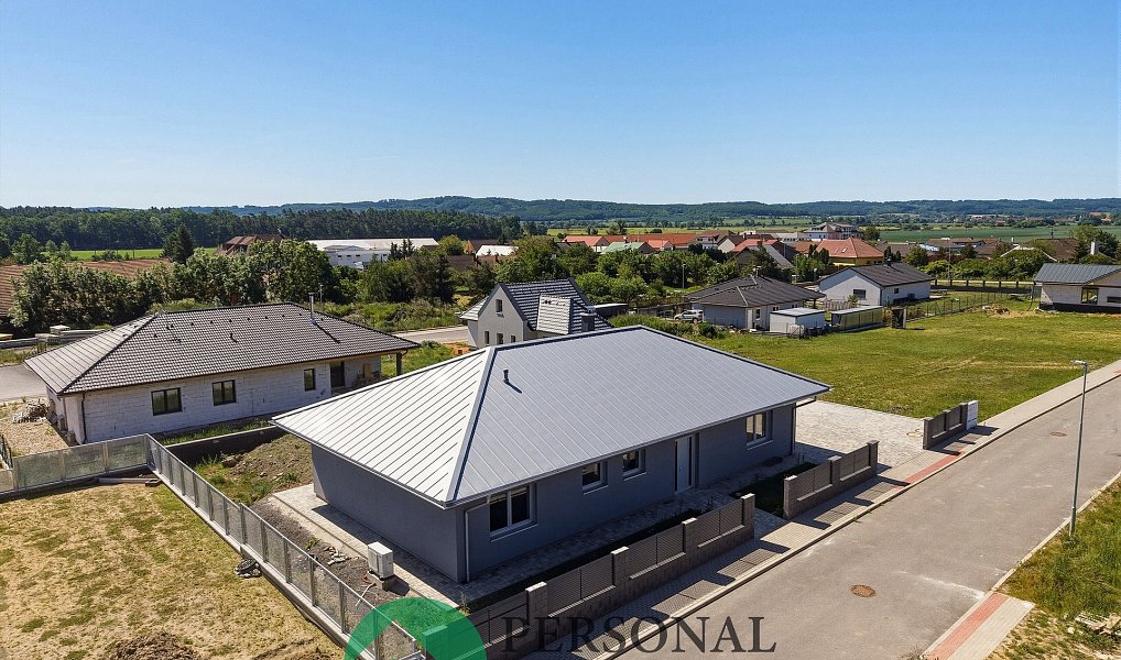 Prodej domu 200 m² s pozemkem 841 m², Sukorady – náhled fotky 3