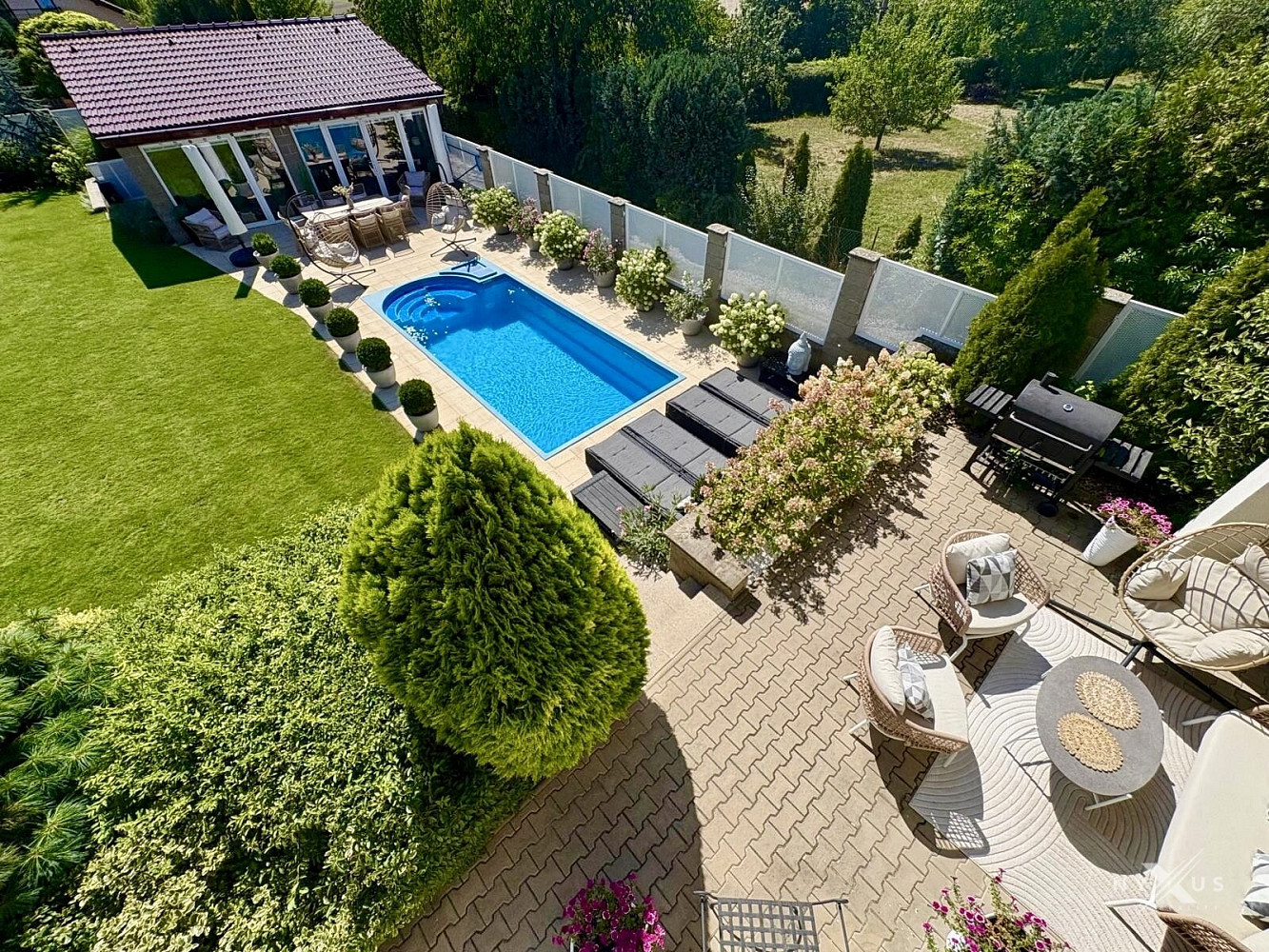 Prodej domu 323 m² s pozemkem 1 018 m² – fotografie 2
