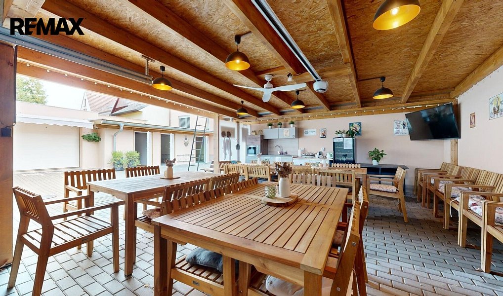 Prodej ubytovacího objektu 655 m², Dolní Dunajovice – náhled fotky 5