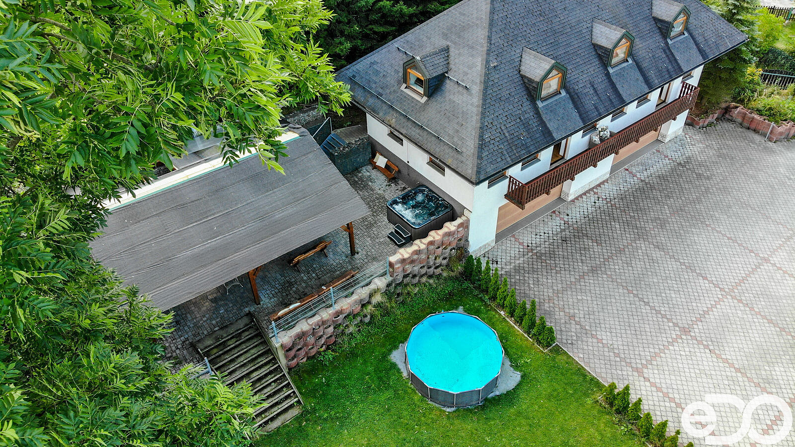 Prodej domu 350 m² s pozemkem 1 357 m²