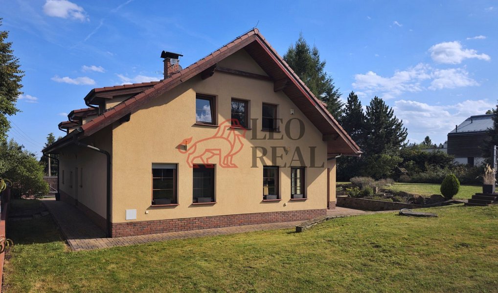 Prodej domu 316 m² s pozemkem 1 751 m², Kamenice – náhled fotky 4