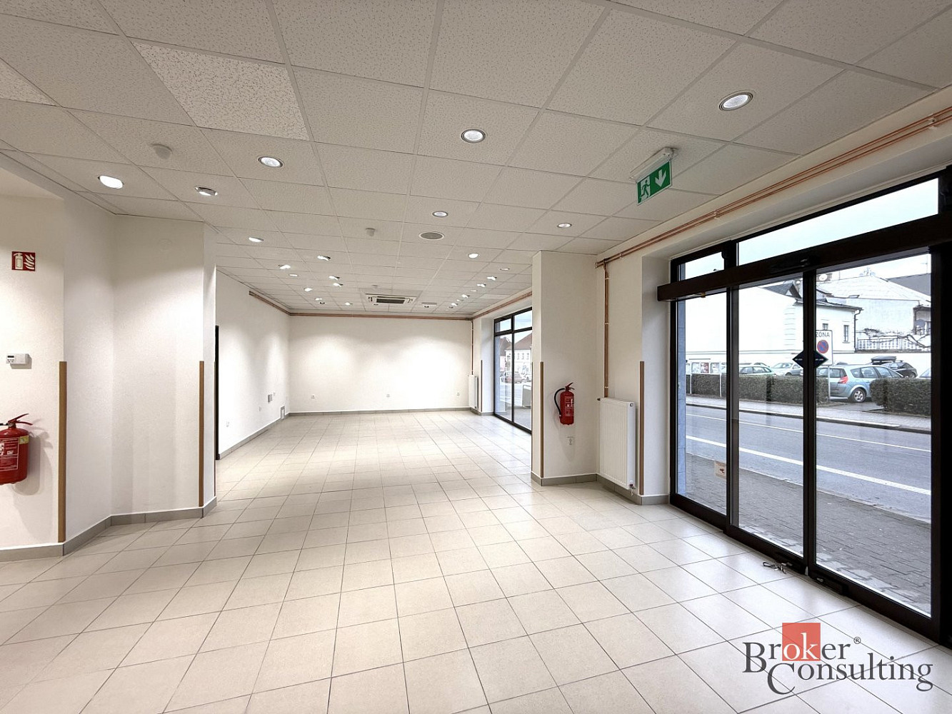 Pronájem obchodních prostor 200 m² – fotografie 4