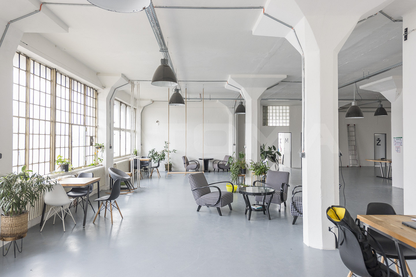 Pronájem kanceláře 588 m² – fotografie 5