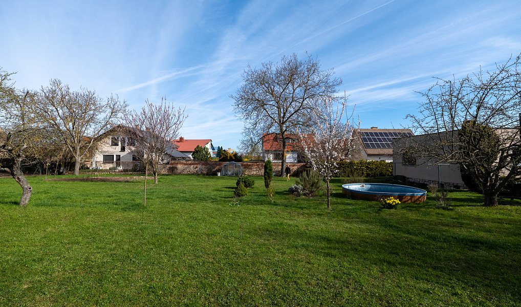 Prodej stavebního pozemku 1 140 m², Ořech – náhled fotky 3