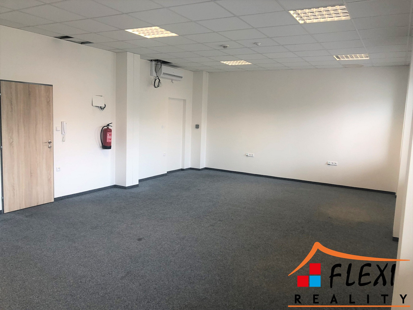 Pronájem obchodních prostor 167 m² — photo 2