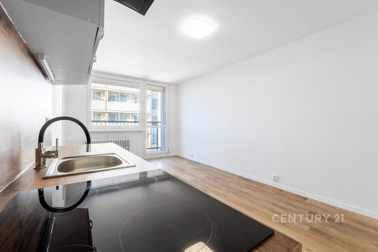 Pronájem bytu 2+kk 35 m² – fotografie 3