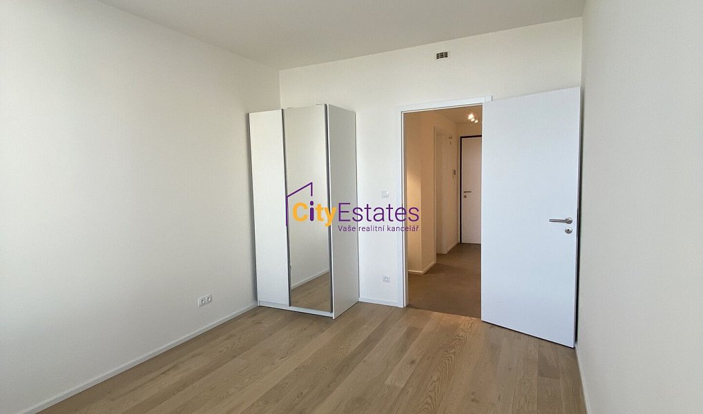 Pronájem bytu 2+kk 56 m², Praha – náhled fotky 8