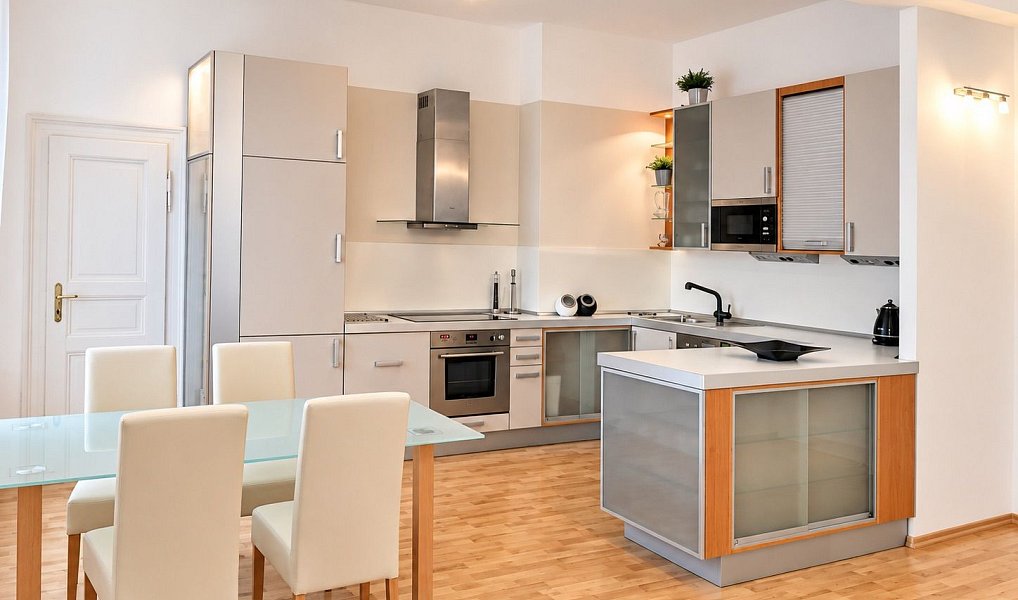 Pronájem bytu 2+1 75 m², Praha – náhled fotky 2